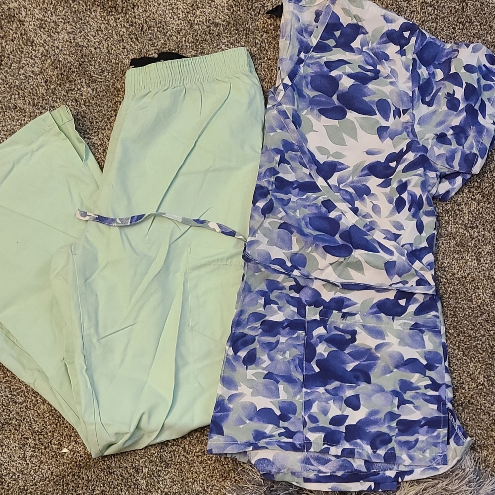 Fashonable Floral scrubs